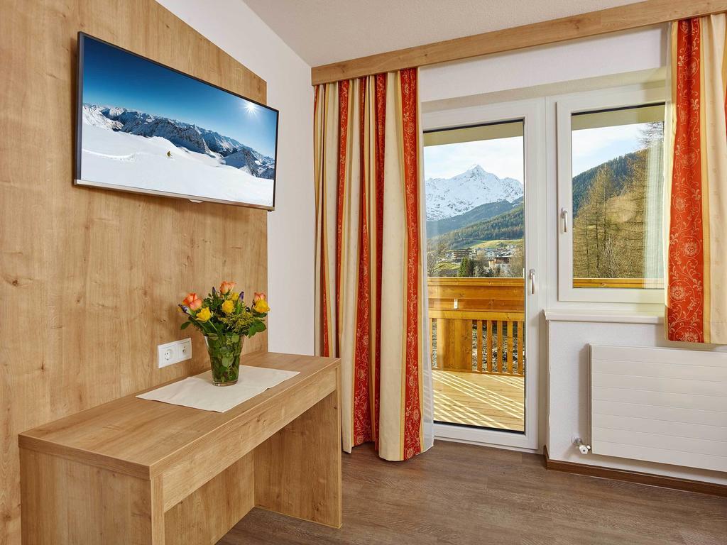 Appartement Gaestehaus Bergkristall Solden Phòng bức ảnh